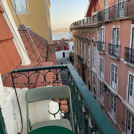 아파트 River Balcony In Adamastor 리스본